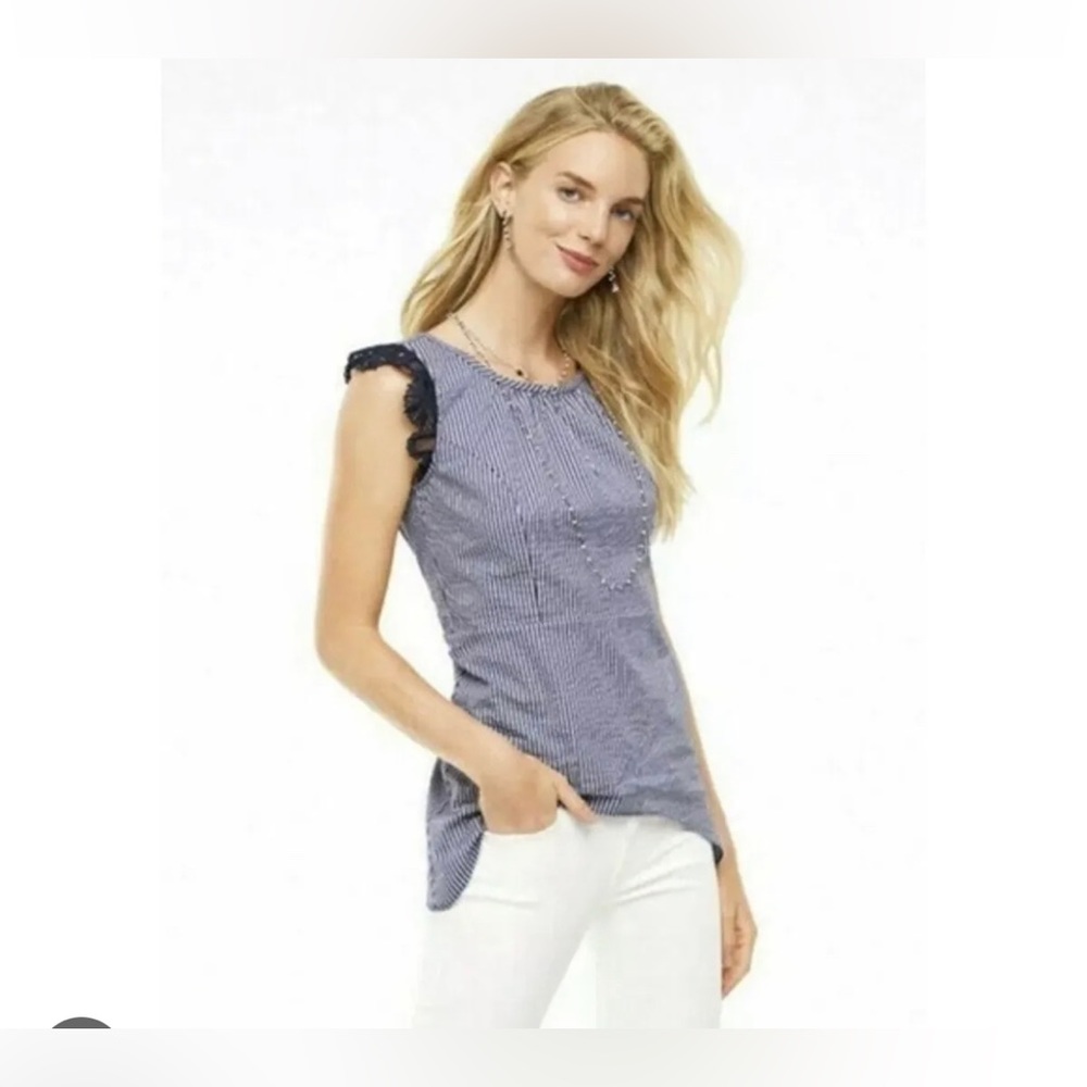 Cabi Lace Flutter top Womens Size Small